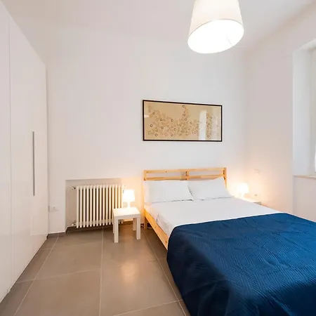 Casa Leda - Modern Near Seafront With Parking!