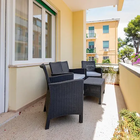 Casa Leda - Modern Near Seafront With Parking! Пескара