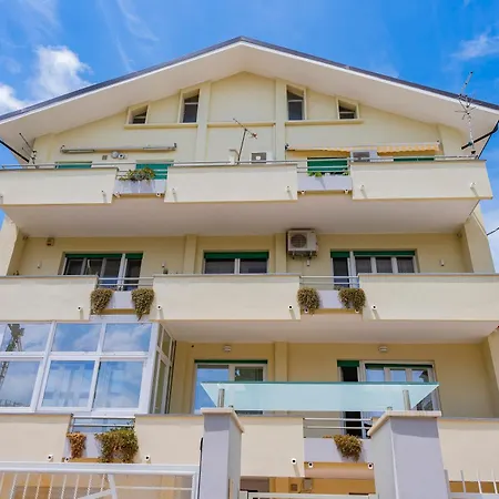 Apartment Casa Leda - Modern Near Seafront With Parking! *