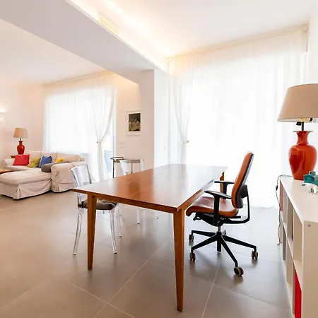 Casa Leda - Modern Near Seafront With Parking! דירה