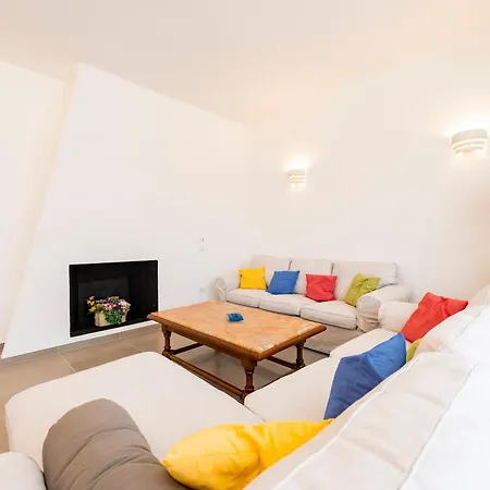Casa Leda - Modern Near Seafront With Parking! Apartment