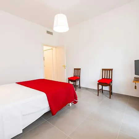 Casa Leda - Modern Near Seafront With Parking! Apartmán