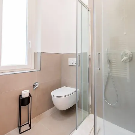 Casa Leda - Modern Near Seafront With Parking! דירה פסקרה