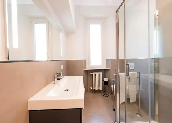 Casa Leda - Modern Near Seafront With Parking! Pescara