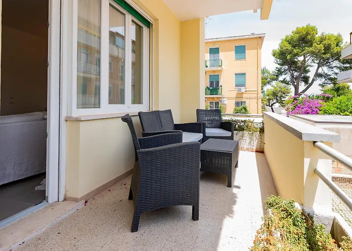 Casa Leda - Modern Near Seafront With Parking! Pescara